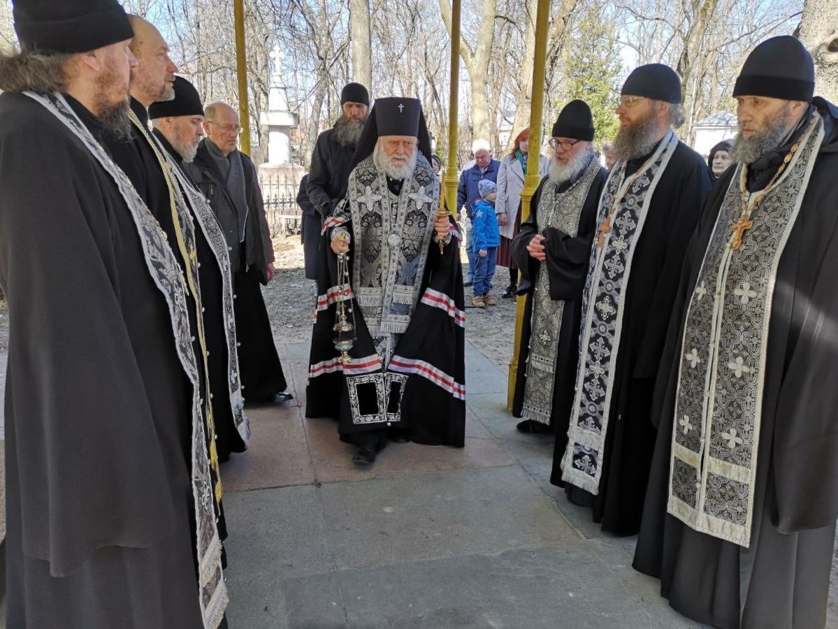 Панихида в годовщину кончины митрополита Корнилия (Якобса)